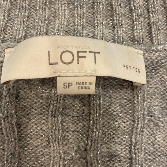 Ann Taylor Loft silver gray cable knit v-neck sweater size small petite - Picture 2 of 6
